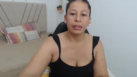 Snapshot of mature_martina_ chatting on March 29, 9:31 am Martina online show from March 29, 9:31 am