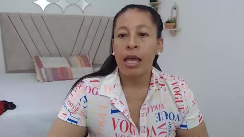 Snapshot of mature_martina_ chatting on April 6, 9:27 pm Martina online show from April 6, 9:27 pm