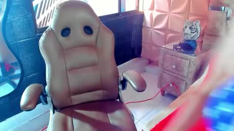 Snapshot of mature_tenderxx chatting on March 16, 8:57 pm Sexy Hot Mature Sophy online show from March 16, 8:57 pm