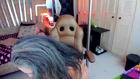 Snapshot of mature_tenderxx chatting on April 19, 5:29 am Sexy Hot Mature Sophy online show from April 19, 5:29 am