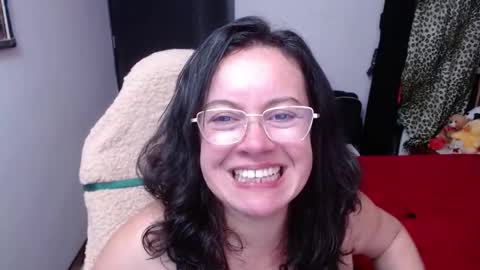 Snapshot of mature_wolf chatting on November 13, 9:47 pm Sonia online show from November 13, 9:47 pm