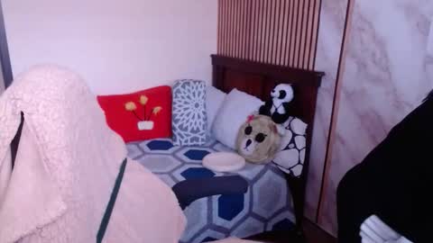 Snapshot of mature_wolf chatting on January 19, 2:43 pm Sonia online show from January 19, 2:43 pm