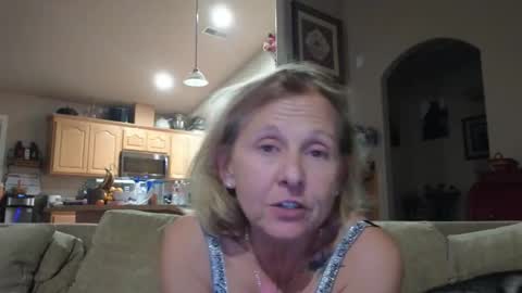 JustUs online show from December 5, 5:27 am