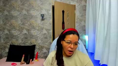 Snapshot of maturepure_ chatting on June 15, 11:07 pm maturepure_ online show from June 15, 11:07 pm