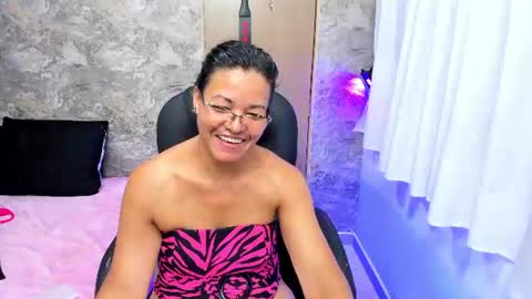 Snapshot of maturepure_ chatting on July 6, 9:39 pm maturepure_ online show from July 6, 9:39 pm