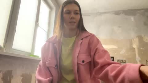 Snapshot of maudfalconio chatting on February 2, 8:24 am Keily online show from February 2, 8:24 am