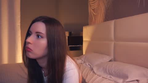 Lily online show from January 19, 1:43 am