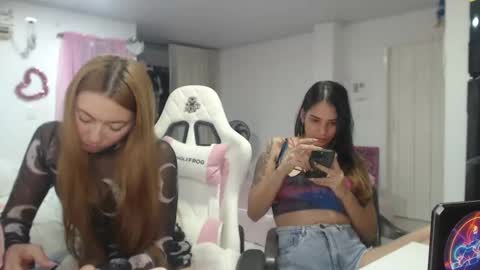 Snapshot of mauhype chatting on February 13, 9:33 pm Mau and Lauren online show from February 13, 9:33 pm