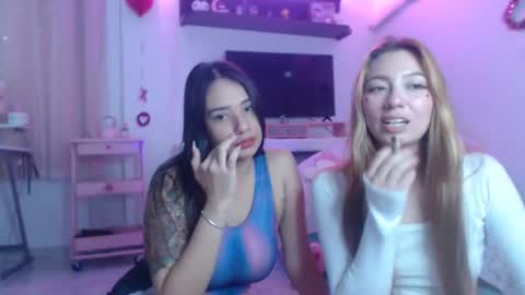 Snapshot of mauhype chatting on February 25, 3:10 pm Mau and Lauren online show from February 25, 3:10 pm