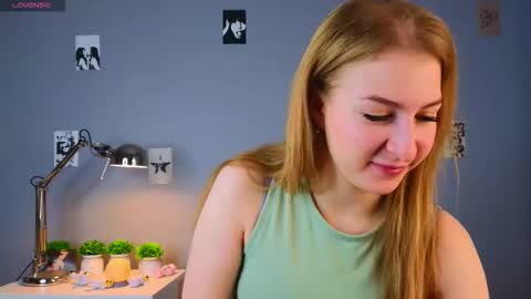 Snapshot of maureencoombs chatting on October 16, 4:24 am maureencoombs online show from October 16, 4:24 am