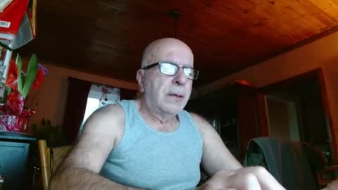 Snapshot of mauriceandre chatting on December 28, 1:06 pm Maurice online show from December 28, 1:06 pm