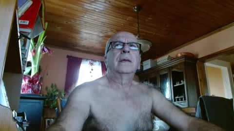 Snapshot of mauriceandre chatting on January 13, 3:47 pm Maurice online show from January 13, 3:47 pm