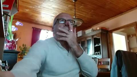 Snapshot of mauriceandre chatting on January 20, 3:50 pm Maurice online show from January 20, 3:50 pm