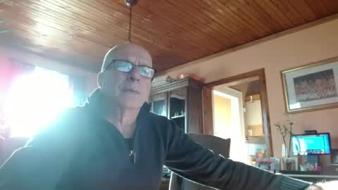 Snapshot of mauriceandre chatting on February 21, 9:00 pm Maurice online show from February 21, 9:00 pm