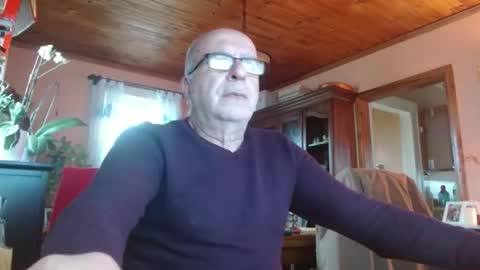 Snapshot of mauriceandre chatting on January 7, 1:46 pm Maurice online show from January 7, 1:46 pm