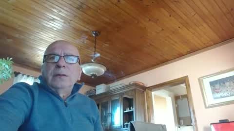 Snapshot of mauriceandre chatting on April 8, 1:55 pm Maurice online show from April 8, 1:55 pm