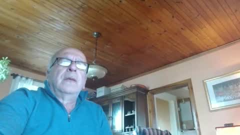 Snapshot of mauriceandre chatting on April 30, 12:55 pm Maurice online show from April 30, 12:55 pm