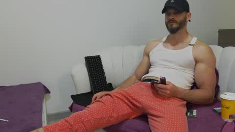 mauro_real_man online show from May 2, 6:35 pm