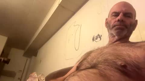 Snapshot of maverick7000 chatting on December 18, 6:19 am maverick7000 online show from December 18, 6:19 am