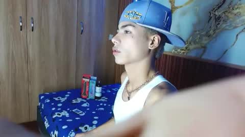 maverickhotson303av online show from December 15, 11:20 pm