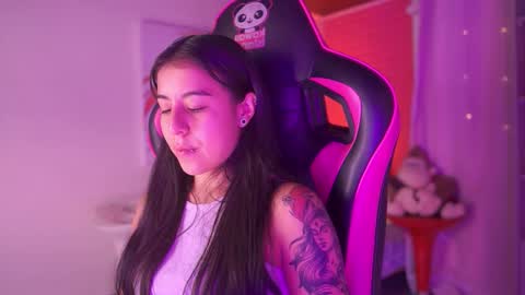 Mavi online show from February 2, 8:40 pm