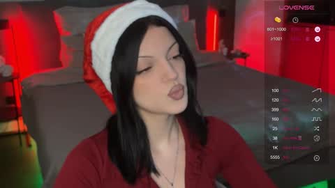 Mavis online show from December 20, 7:21 pm