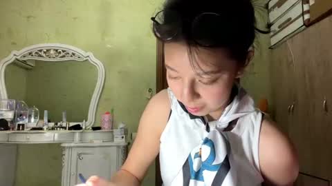 Violet online show from July 27, 7:43 pm