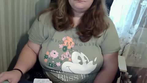 Snapshot of mavka2025 chatting on October 11, 8:02 am Mavka2025 online show from October 11, 8:02 am