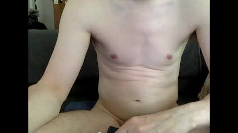 Snapshot of max380938 chatting on May 26, 10:00 am max380938 online show from May 26, 10:00 am