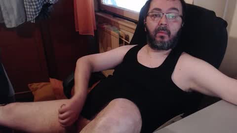 Snapshot of max818k chatting on September 21, 5:53 am Max online show from September 21, 5:53 am