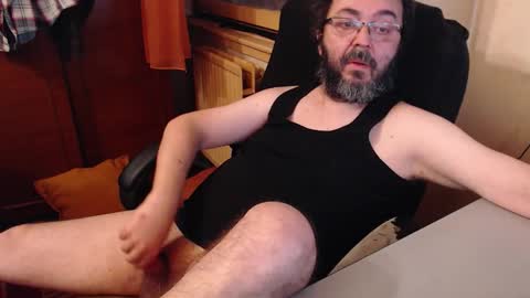 Snapshot of max818k chatting on November 9, 8:23 am Max online show from November 9, 8:23 am