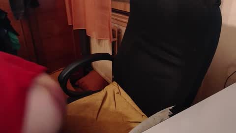 Snapshot of max818k chatting on January 10, 7:21 am Max online show from January 10, 7:21 am