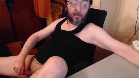 Max online show from May 5, 5:32 pm