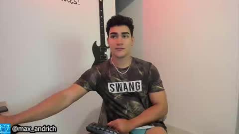 Snapshot of max__andrich chatting on October 22, 3:51 am Max... online show from October 22, 3:51 am