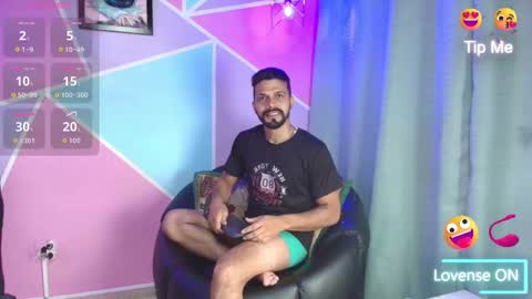 Max  Ashley online show from November 30, 1:04 pm