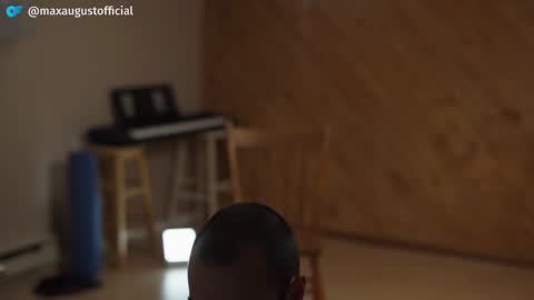 Snapshot of max_august chatting on January 6, 4:02 pm Max onlyfansmaxaugustofficial online show from January 6, 4:02 pm