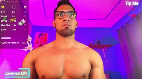 Snapshot of max_brown21 chatting on February 7, 8:31 pm max_brown21 online show from February 7, 8:31 pm