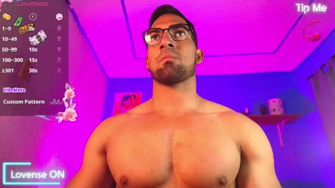 Snapshot of max_brown21 chatting on February 9, 9:06 pm max_brown21 online show from February 9, 9:06 pm