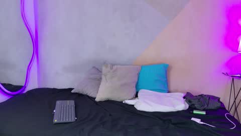 max_cumpower72 online show from September 28, 8:47 pm