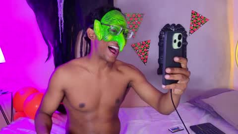 max_cumpower72 online show from October 7, 12:30 am