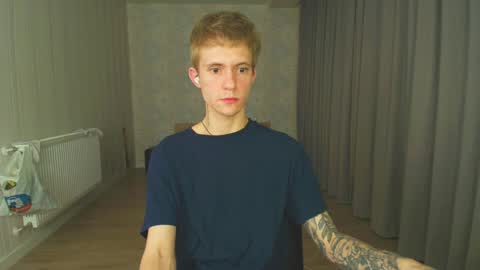 Snapshot of max_gen chatting on December 7, 3:30 pm Max Gen with tats 24years And Ethan without tats 20 years online show from December 7, 3:30 pm