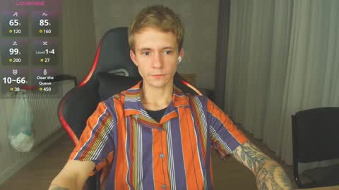 Snapshot of max_gen chatting on December 17, 7:59 pm Max Gen with tats 24years And Ethan without tats 20 years online show from December 17, 7:59 pm