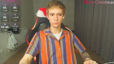 Snapshot of max_gen chatting on December 25, 11:31 pm Max Gen with tats 24years And Ethan without tats 20 years online show from December 25, 11:31 pm