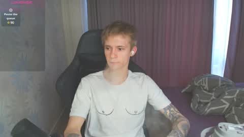 Snapshot of max_gen chatting on January 22, 1:42 pm Max Gen with tats 24years And Ethan without tats 20 years online show from January 22, 1:42 pm