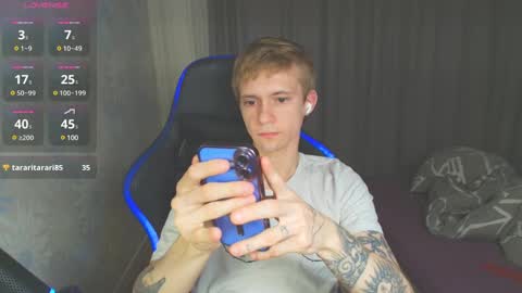 Snapshot of max_gen chatting on January 22, 4:44 pm Max Gen with tats 24years And Ethan without tats 20 years online show from January 22, 4:44 pm