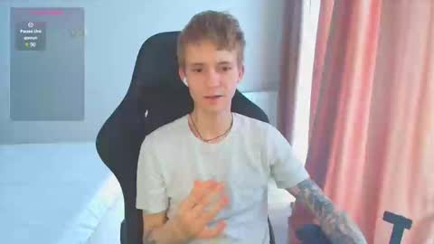 Snapshot of max_gen chatting on February 28, 1:14 pm Max Gen with tats 24years And Ethan without tats 20 years online show from February 28, 1:14 pm