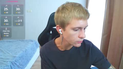 Snapshot of max_gen chatting on September 27, 11:48 am Max Gen with tats 24years And Ethan without tats 20 years online show from September 27, 11:48 am