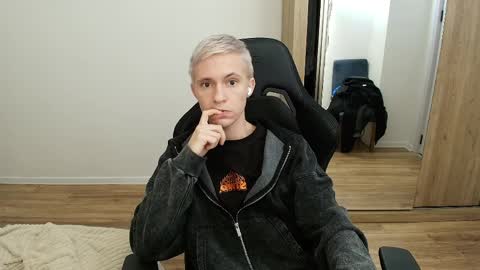 Max Gen with tats 24years  And Ethan without tats 20 years online show from April 1, 6:38 pm