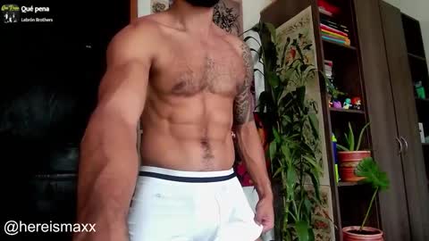 Snapshot of max_greenn chatting on December 4, 5:11 pm Max Follow me IGX hereismaxx online show from December 4, 5:11 pm