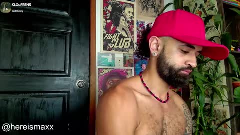 Snapshot of max_greenn chatting on January 9, 11:58 am Max Follow me IGX hereismaxx online show from January 9, 11:58 am